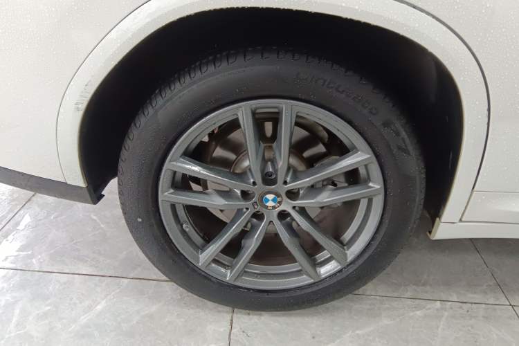 Used BMW X4 2019 xDrive25i M Sport Package Exterior 5