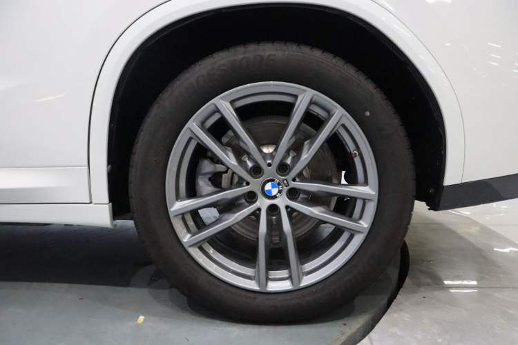Used BMW X4 2019 xDrive25i M Sport Package Exterior 6