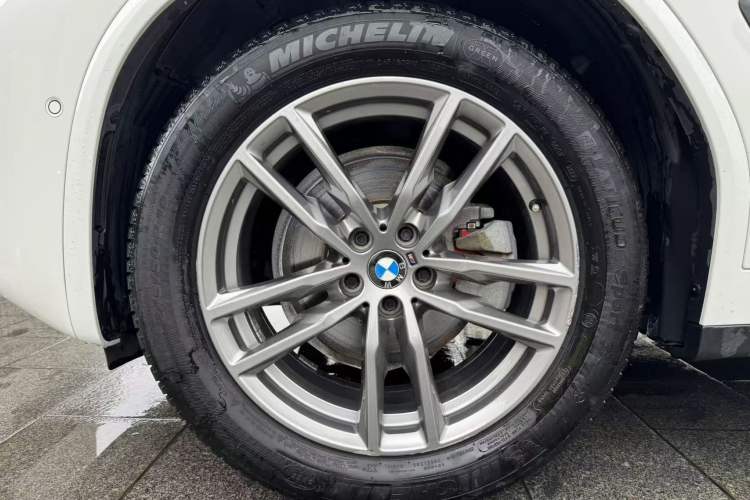 Used BMW X4 2019 xDrive25i M Sport Package Exterior 8
