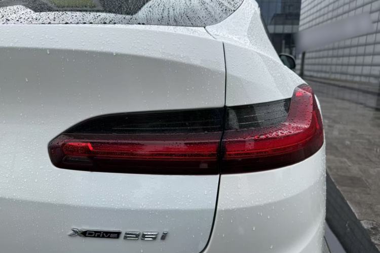 Used BMW X4 2019 xDrive25i M Sport Package Exterior 9