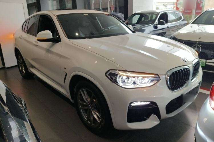 Used BMW X4 2019 xDrive25i M Sport Package Front Right 45 Deg
