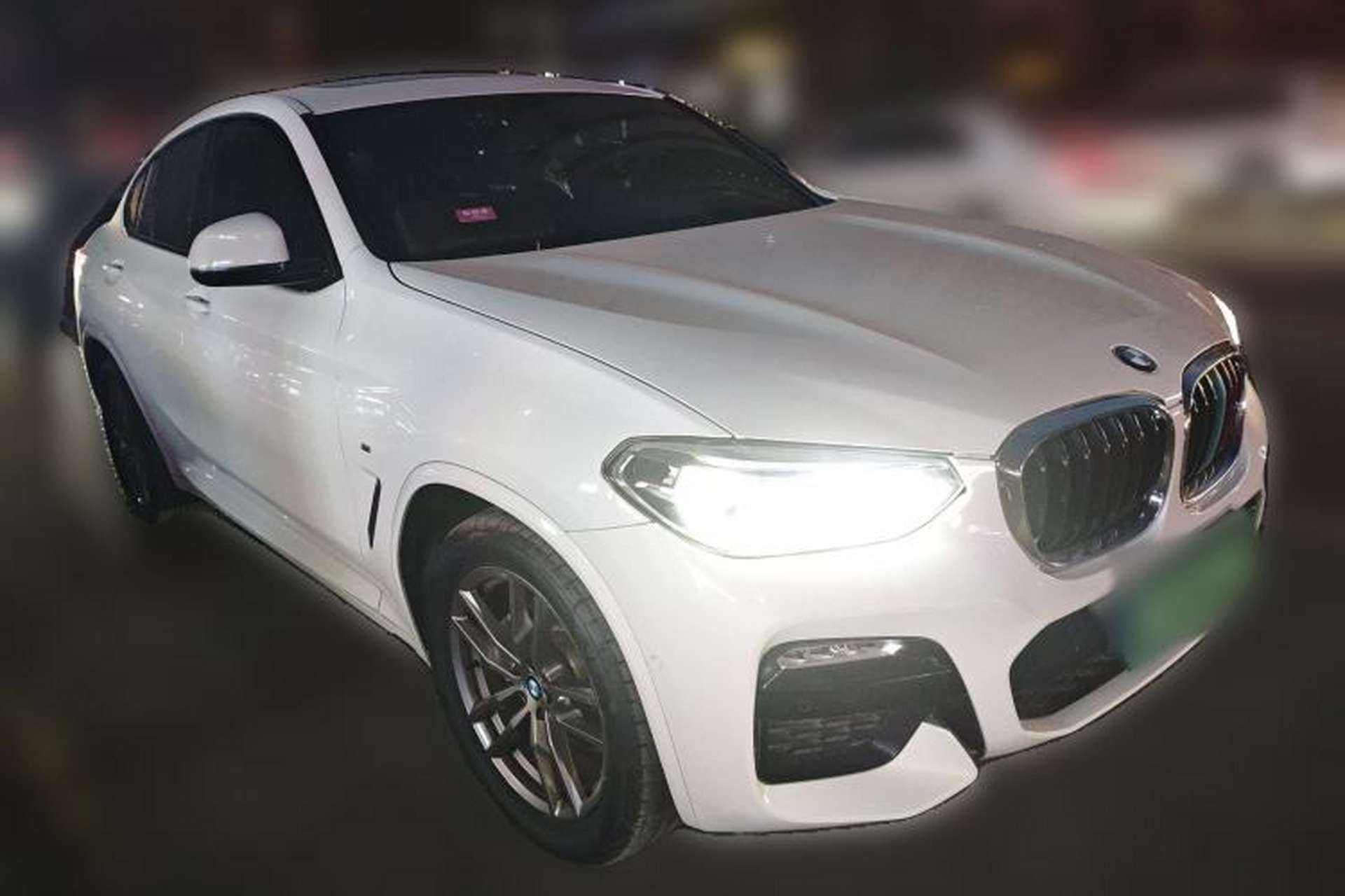 Used BMW X4 2019 xDrive25i M Sport Package Front Right 45 Deg