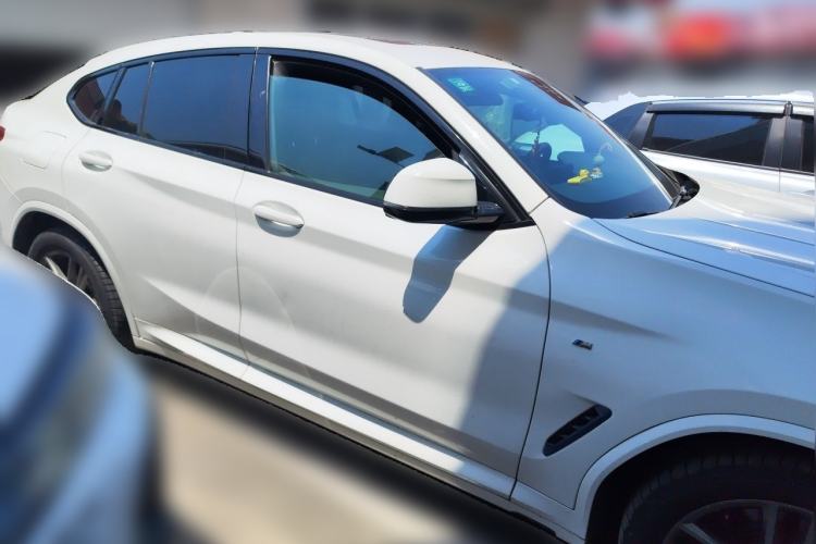 Used BMW X4 2019 xDrive25i M Sport Package Front Right 45 Deg
