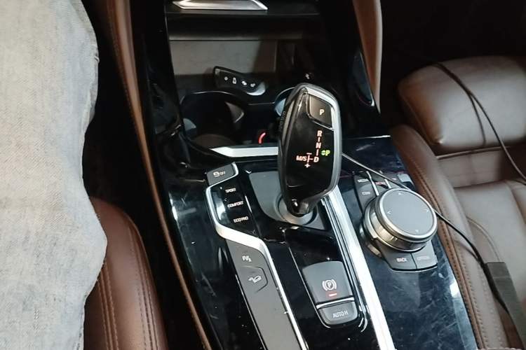 Used BMW X4 2019 xDrive25i M Sport Package Gear Lever