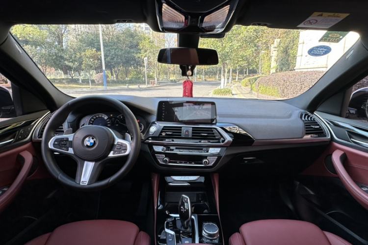 Used BMW X4 2019 xDrive25i M Sport Package Interior 1