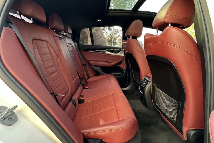 Used BMW X4 2019 xDrive25i M Sport Package Interior 12