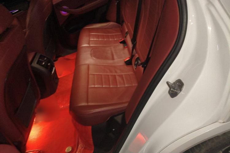 Used BMW X4 2019 xDrive25i M Sport Package Interior 4