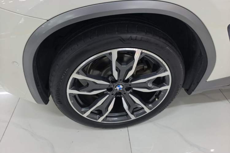 Used BMW X4 2019 xDrive25i M Sport Package Left Front Wheel Hub