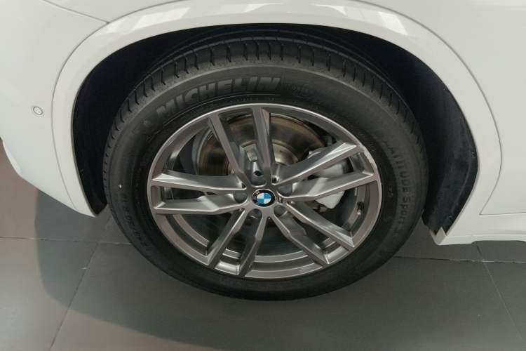 Used BMW X4 2019 xDrive25i M Sport Package Left Front Wheel Hub