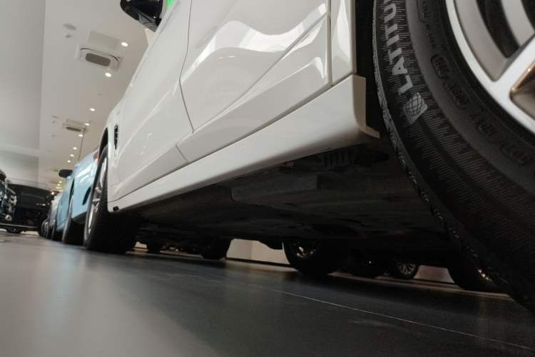 Used BMW X4 2019 xDrive25i M Sport Package Left Side Sill
