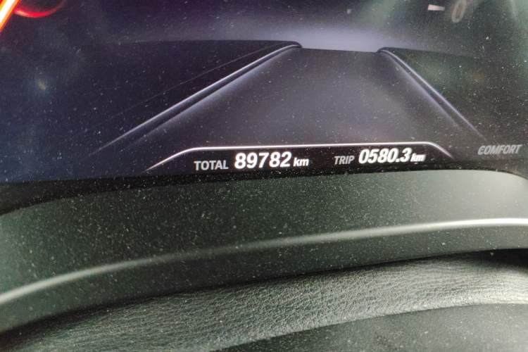 Used BMW X4 2019 xDrive30i M Sport Package Odometer Close Up