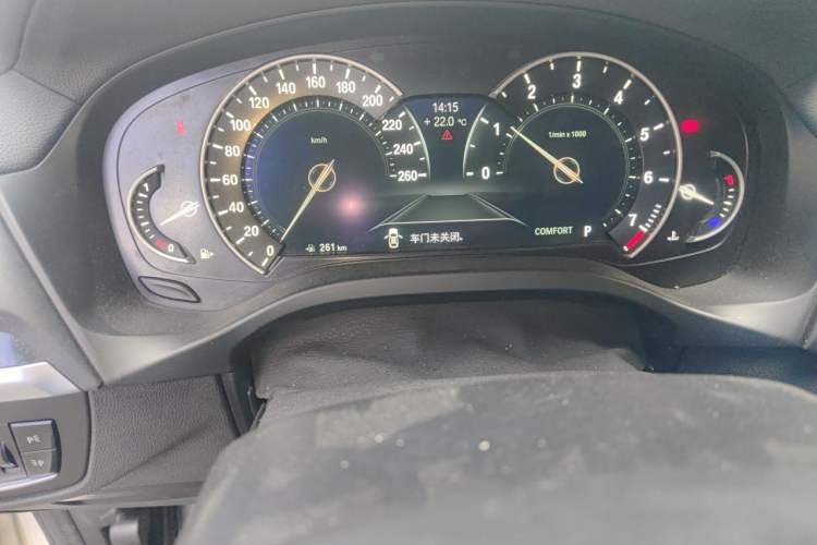 Used BMW X4 2019 xDrive25i M Sport Package Odometer Close Up