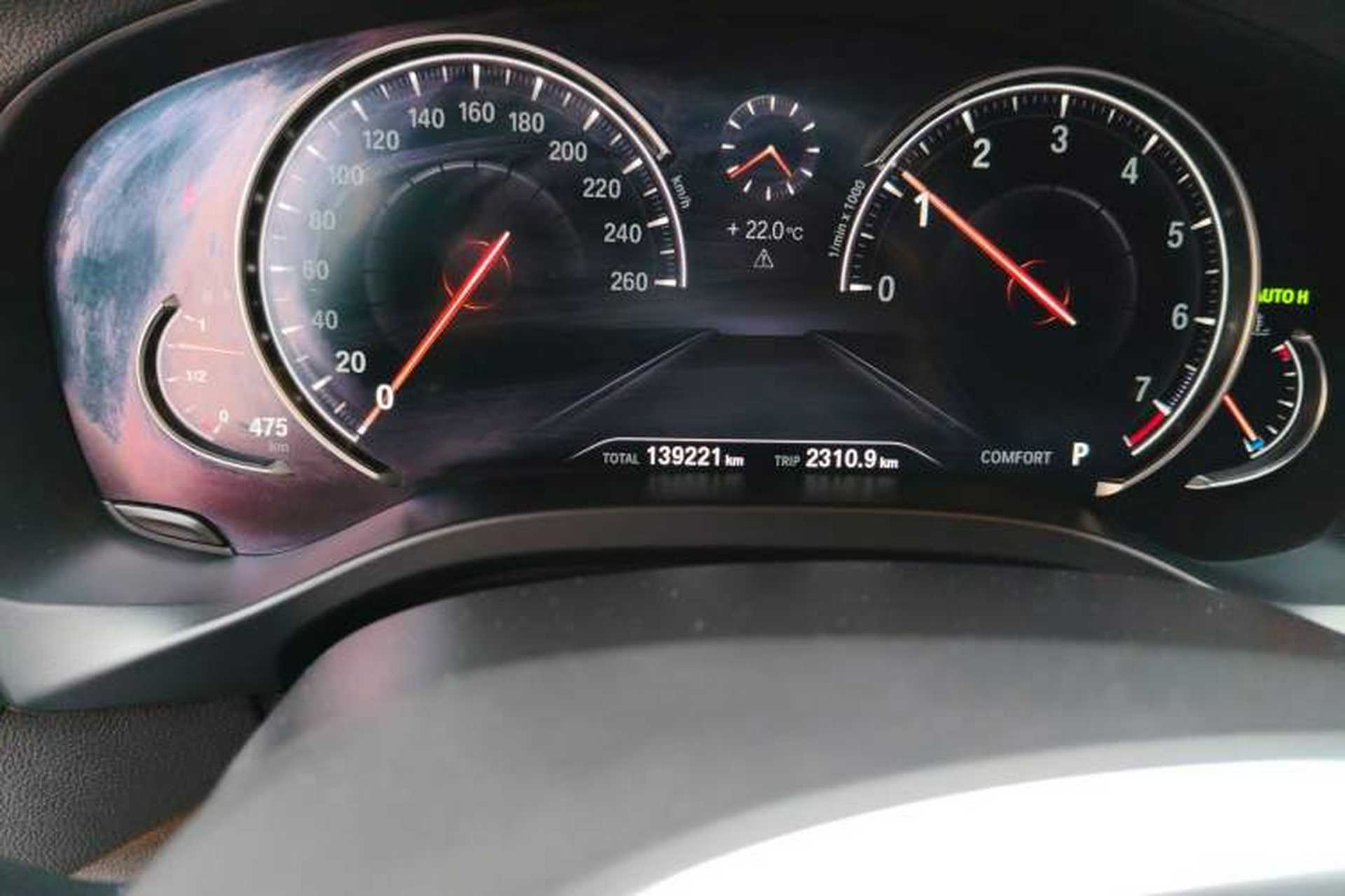 Used BMW X4 2019 xDrive25i M Sport Package Odometer Close Up