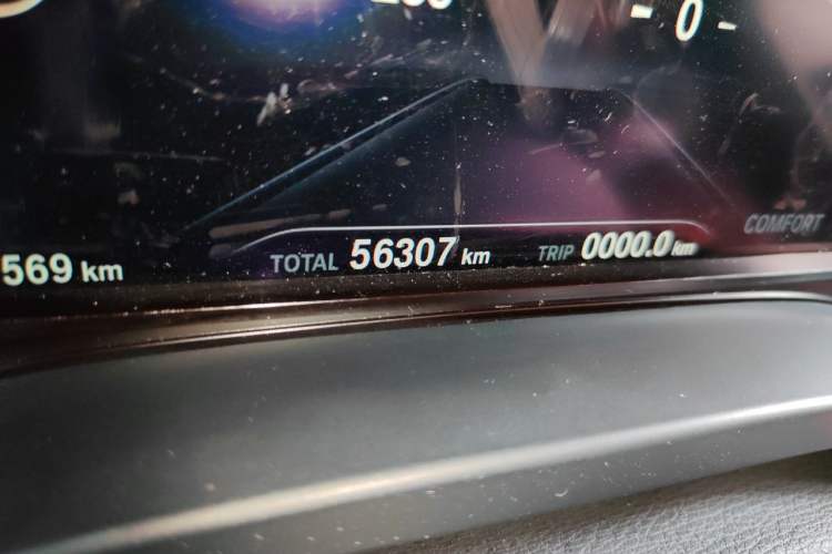 Used BMW X4 2019 xDrive25i M Sport Package Odometer Close Up