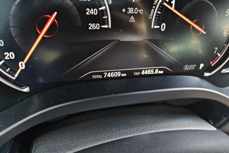 Used BMW X4 2019 xDrive25i M Sport Package Odometer Close Up