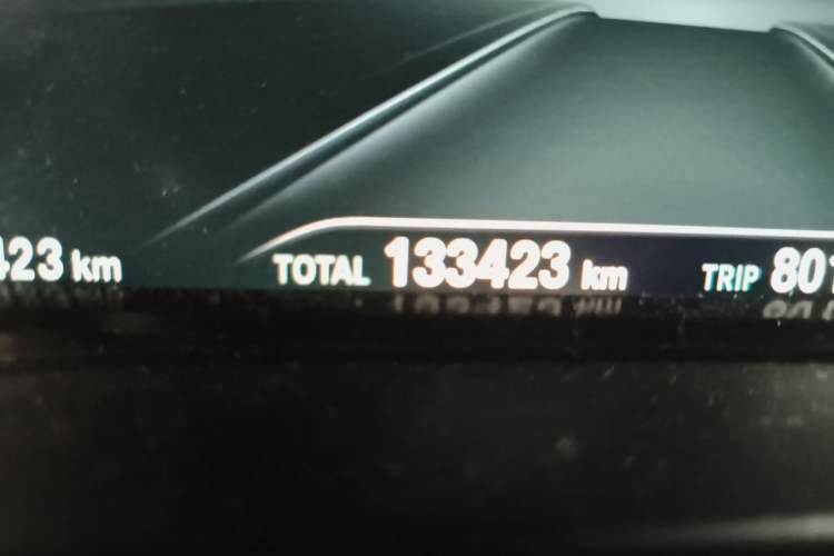 Used BMW X4 2019 xDrive25i M Sport Package Odometer Close Up
