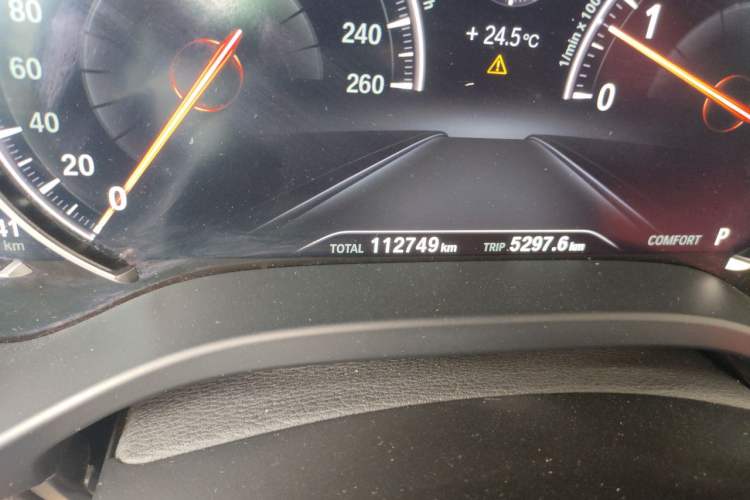 Used BMW X4 2019 xDrive25i M Sport Package Odometer Close Up