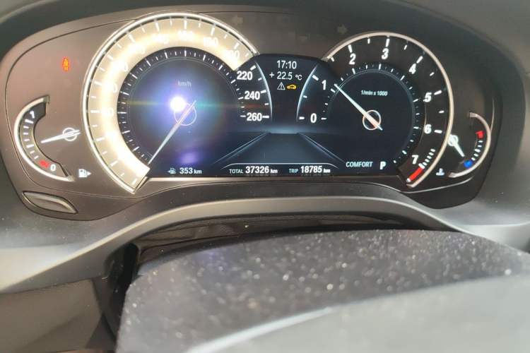 Used BMW X4 2019 xDrive25i M Sport Package Odometer Close Up