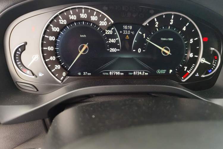 Used BMW X4 2019 xDrive25i M Sport Package Odometer Close Up