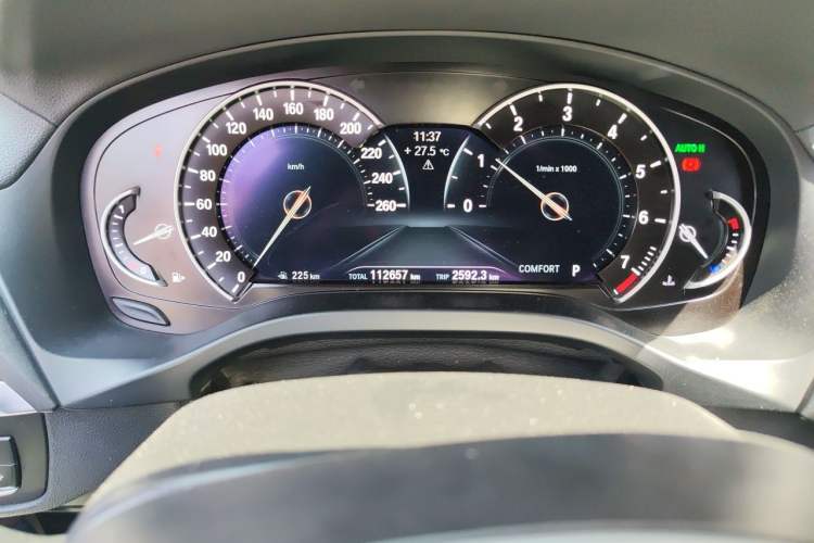 Used BMW X4 2019 xDrive25i M Sport Package Odometer Close Up