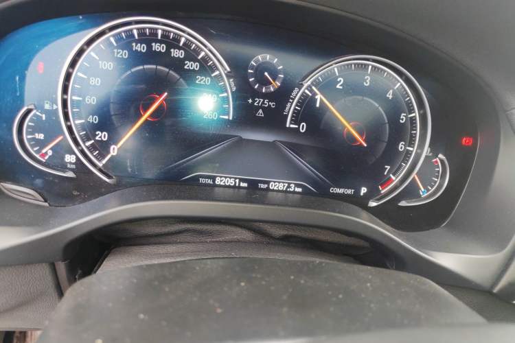 Used BMW X4 2019 xDrive25i M Sport Package Odometer Close Up