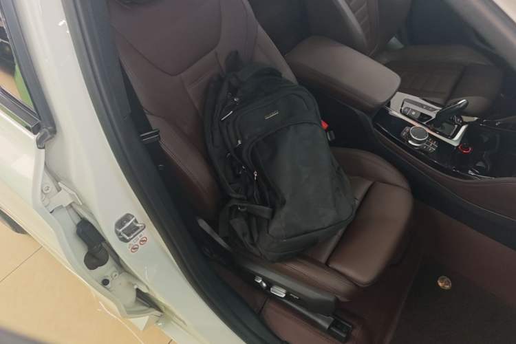 Used BMW X4 2019 xDrive25i M Sport Package Right Front Seat