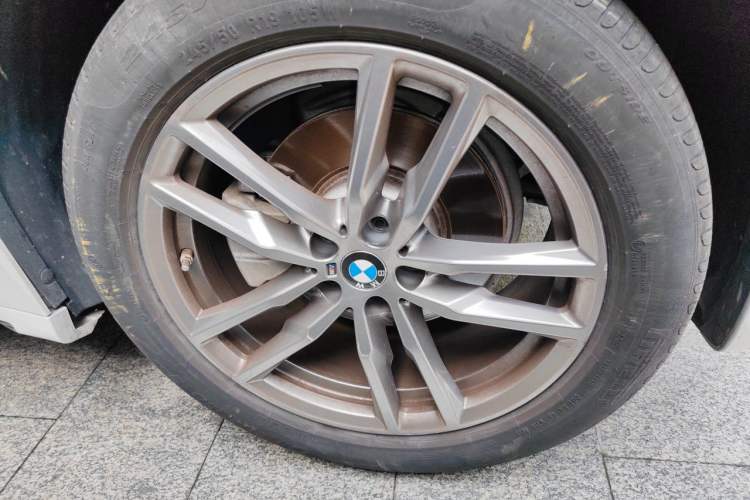 Used BMW X4 2019 xDrive25i M Sport Package Right Front Wheel Hub