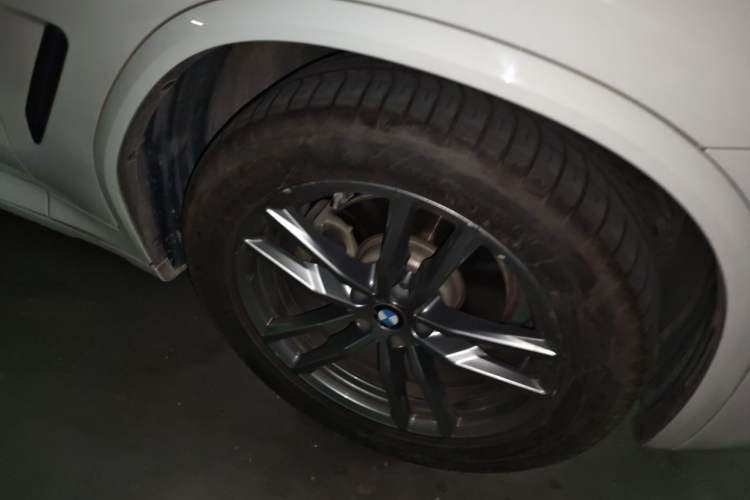 Used BMW X4 2019 xDrive25i M Sport Package Right Front Wheel Hub
