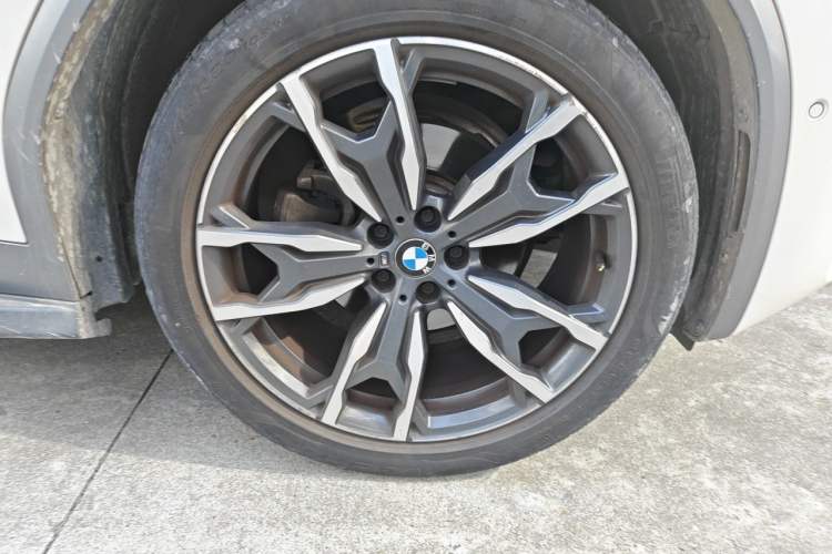 Used BMW X4 2019 xDrive25i M Sport Package Right Front Wheel Hub