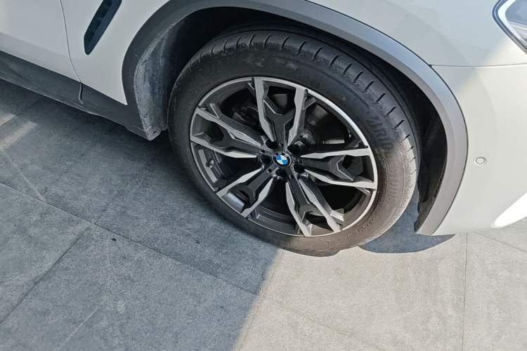 Used BMW X4 2019 xDrive25i M Sport Package Right Front Wheel Hub