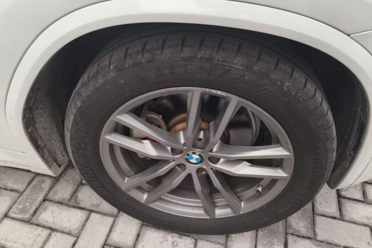 Used BMW X4 2019 xDrive25i M Sport Package Right Front Wheel Hub