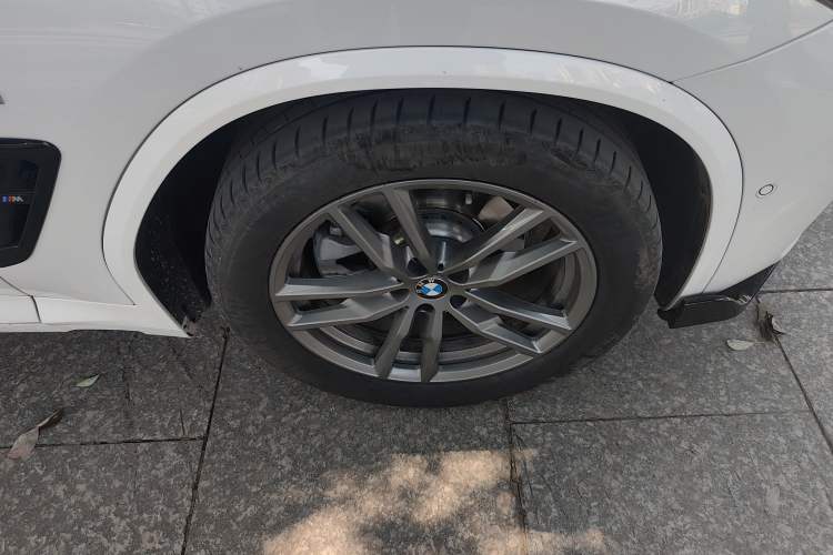 Used BMW X4 2019 xDrive25i M Sport Package Right Front Wheel Hub