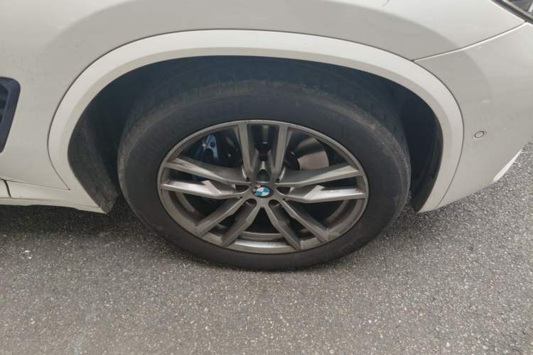 Used BMW X4 2019 xDrive25i M Sport Package Right Front Wheel Hub