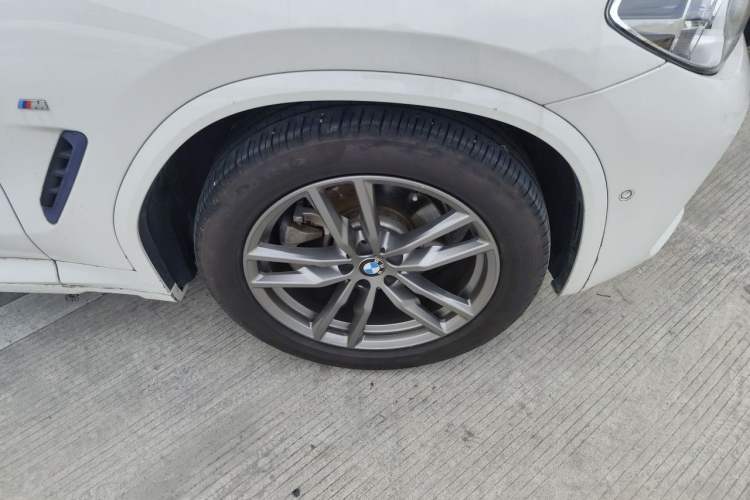 Used BMW X4 2019 xDrive25i M Sport Package Right Front Wheel Hub