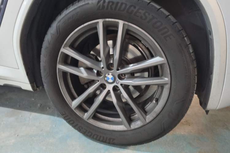 Used BMW X4 2019 xDrive25i M Sport Package Right Front Wheel Hub