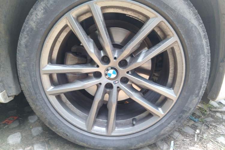 Used BMW X4 2019 xDrive25i M Sport Package Right Front Wheel Hub
