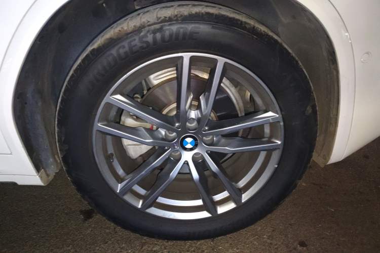Used BMW X4 2019 xDrive25i M Sport Package Right Front Wheel Hub