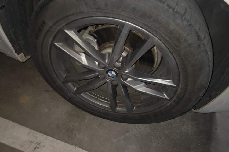 Used BMW X4 2019 xDrive25i M Sport Package Right Front Wheel Hub
