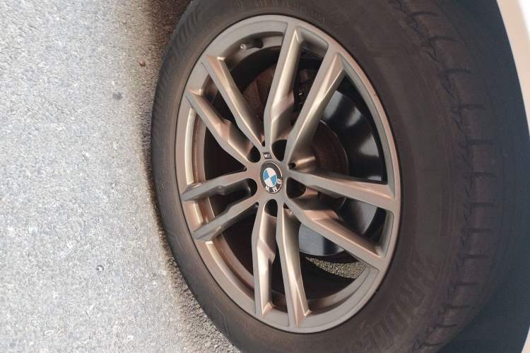 Used BMW X4 2019 xDrive25i M Sport Package Right Front Wheel Hub