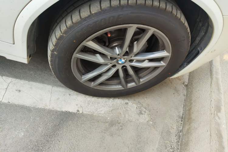 Used BMW X4 2019 xDrive25i M Sport Package Right Front Wheel Hub