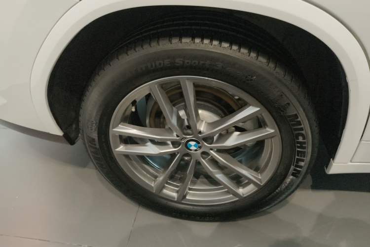 Used BMW X4 2019 xDrive25i M Sport Package Right Rear Wheel Hub