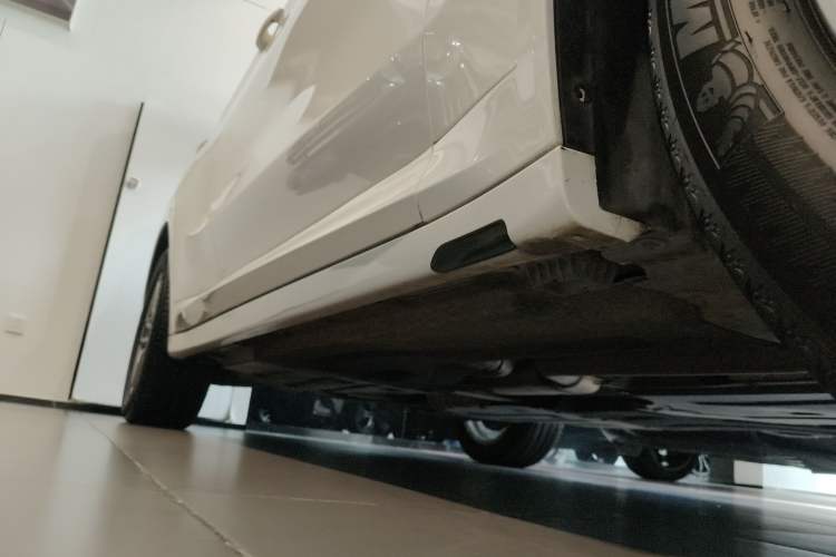 Used BMW X4 2019 xDrive25i M Sport Package Right Side Sill