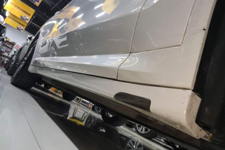 Used BMW X4 2019 xDrive25i M Sport Package Right Side Sill
