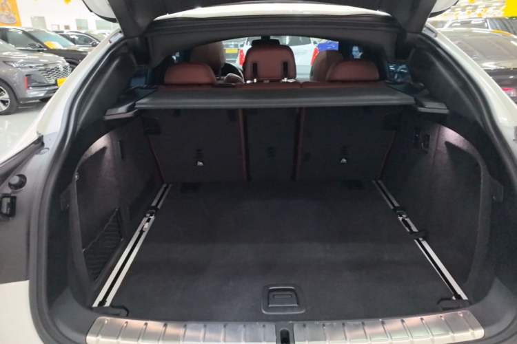 Used BMW X4 2019 xDrive25i M Sport Package Trunk