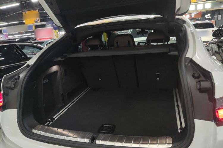 Used BMW X4 2019 xDrive25i M Sport Package Trunk