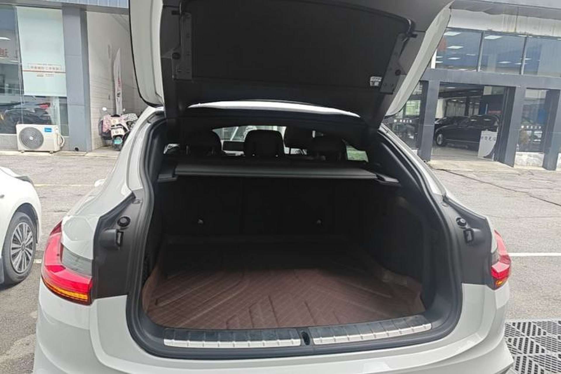 Used BMW X4 2019 xDrive25i M Sport Package Trunk