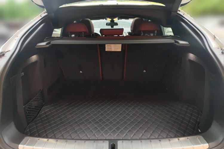 Used BMW X4 2019 xDrive25i M Sport Package Trunk