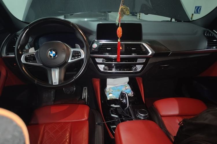 Used BMW X4 2020 xDrive25i Black Knight Limited Edition Center Console