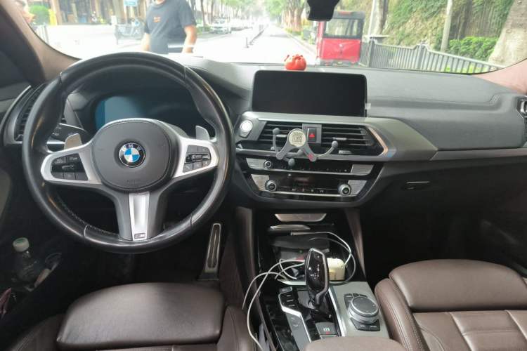 Used BMW X4 2020 xDrive25i M Sport Package Center Console