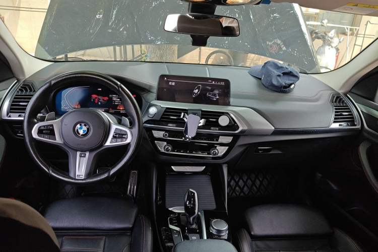 Used BMW X4 2020 xDrive25i M Sport Package Center Console